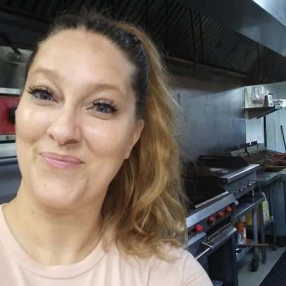 Meet your Posher, Debra - Picture 1 of 1